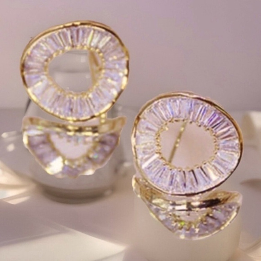 Last pair🌸 White Geode Crystal wave Circle Geometric Stud Abstract Earrings